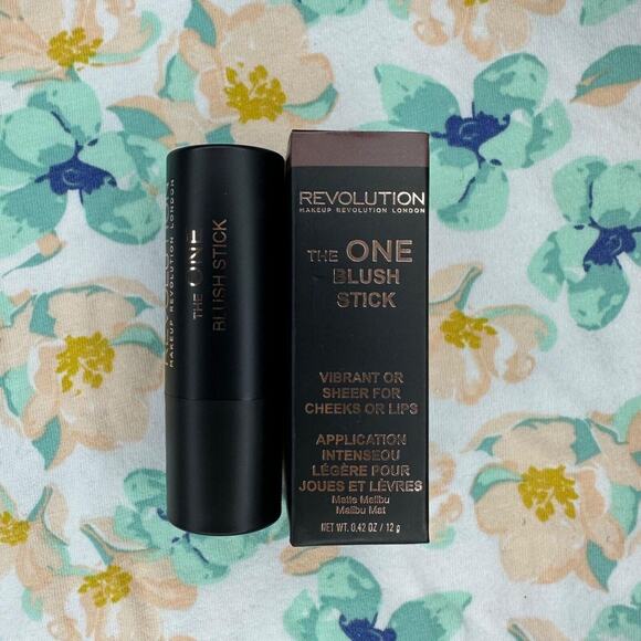 Revolution the One Blush Stick - Picture 1 of 3